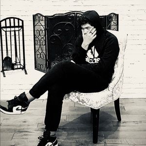 Meet your Posher, Julian